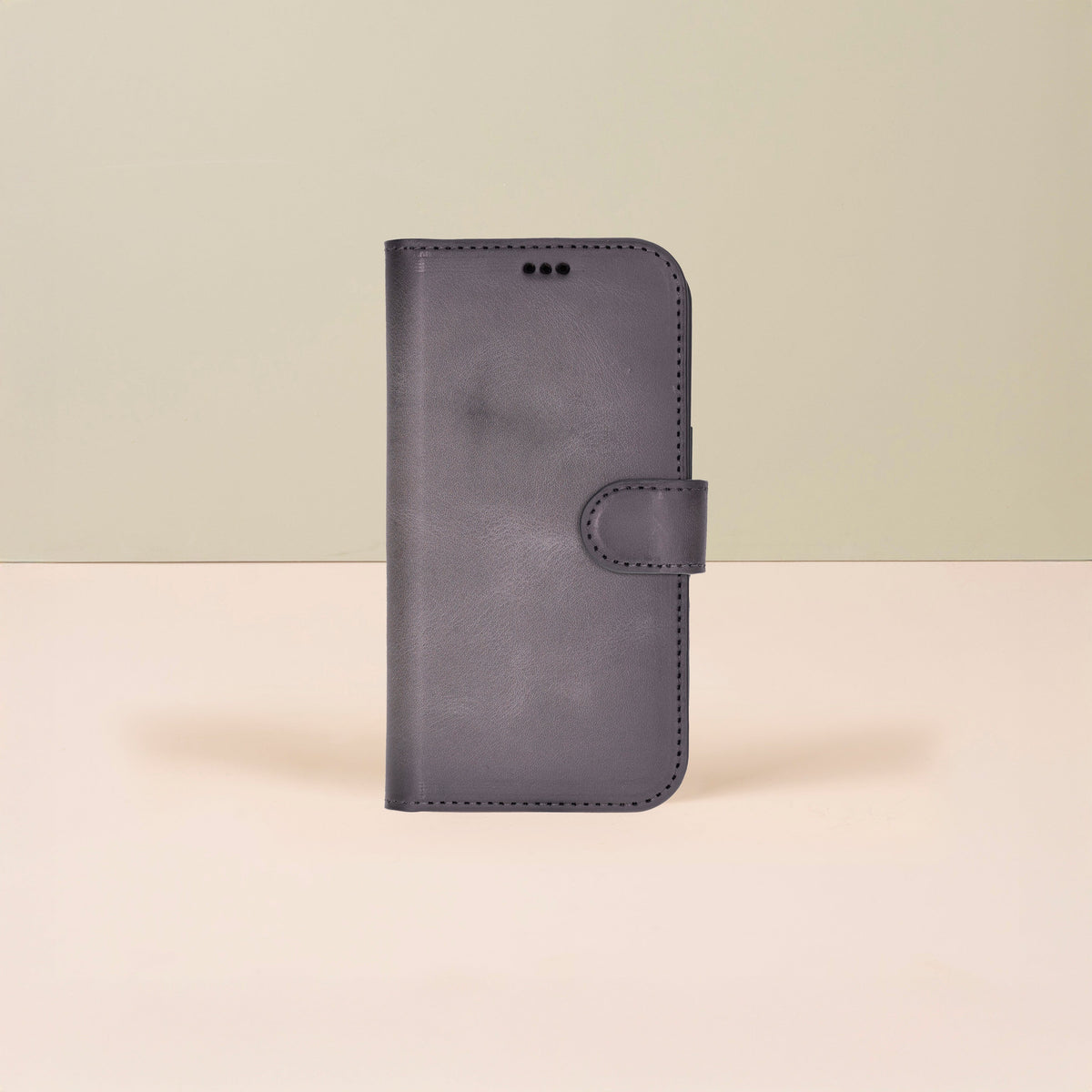 Leathere iPhone 17 Wallet Case – Gray - New York